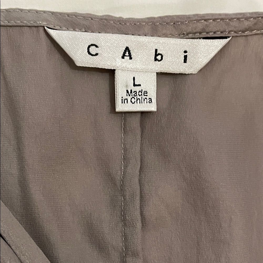 CABi Grey Silk Sleeveless Tank Top Blouse Womens Size Large - Picture 2 of 11